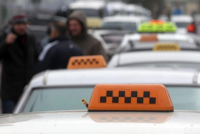 Ринок таксі в Україні планують легалізувати: уряд готує нові правила для водіїв онлайн-сервісів