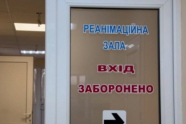 Боротьба за життя: у Дніпрі лікарі рятують важкопоранених після російського обстрілу