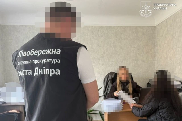 Фатальна довіра до месенджерів: бухгалтер медзакладу в Дніпрі віддала шахраям 12 мільйонів