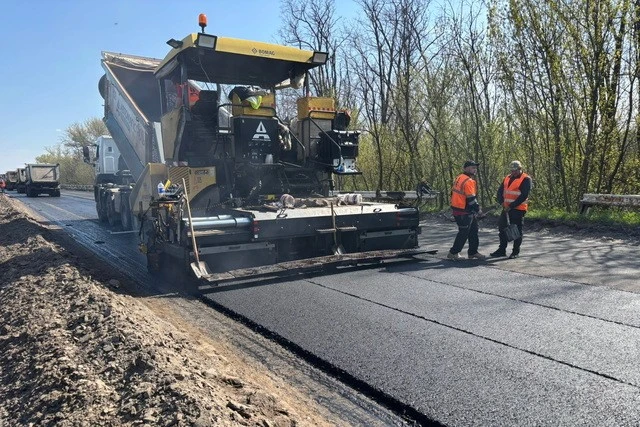 Дорожники Дніпропетровщини прозвітували про обсяги ремонтів за тиждень
