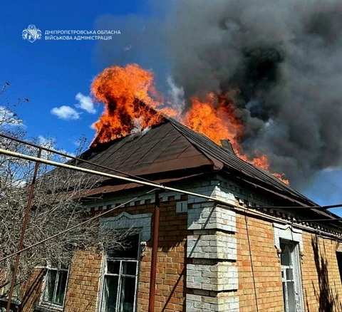 Обстріли на Дніпропетровщині: поранені дорослі й діти, пошкоджена інфраструктура