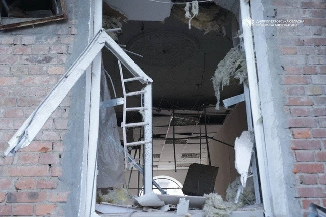 Повторні удари по рятувальниках: у Дніпрі заявили про цілеспрямовану тактику атак