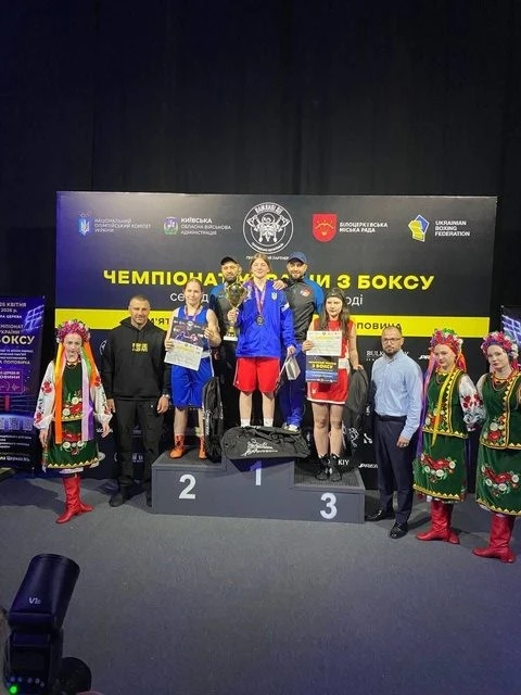 Золотий тріумф на ринзі: дніпровська боксерка підкорила чемпіонат України