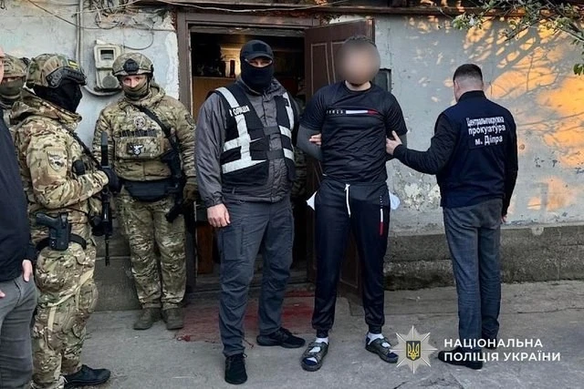 Задушив та сховав у колекторі: у Дніпрі затримали вбивцю, який переховувався пів року