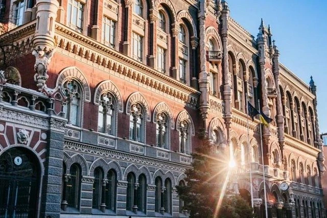 Срібний восьмикутник авангарду: Нацбанк презентував унікальну монету на честь Олександри Екстер
