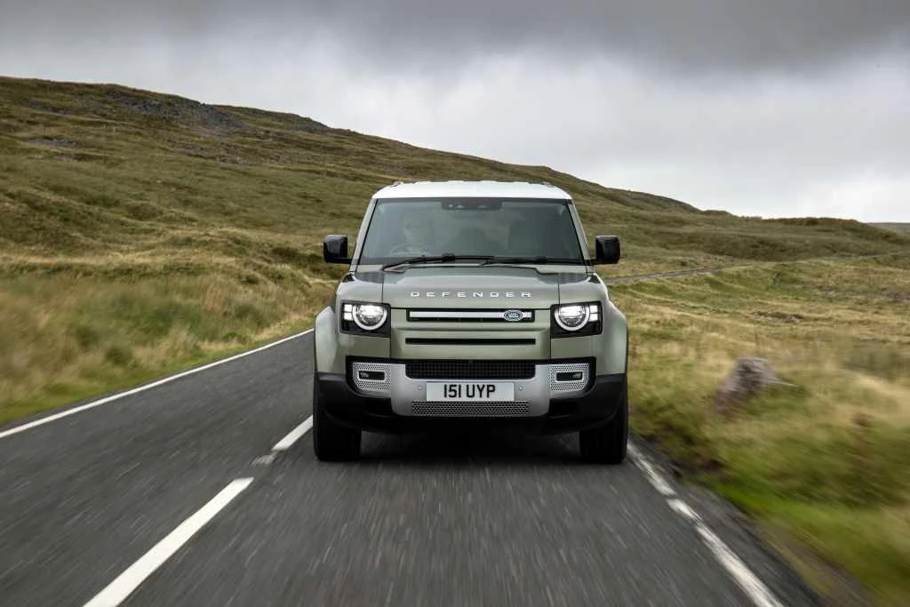 Land Rover Defender: сучасна інтерпретація класичного позашляховика з акцентом на максимальну прохідність
