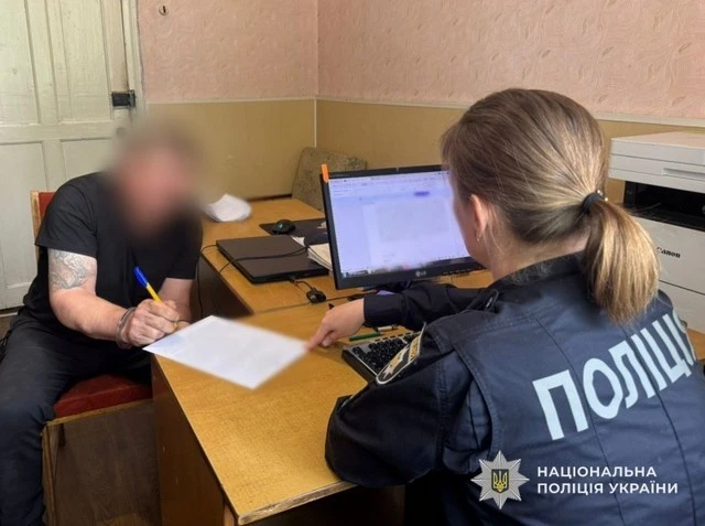 Столичний гість влаштував різанину на Дніпропетровщині: поліція затримала підозрюваного