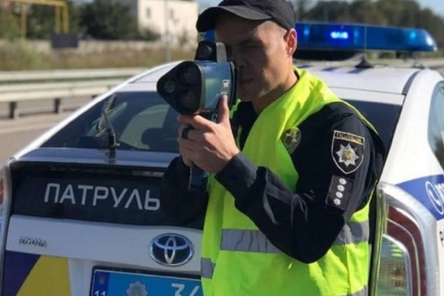 Лазерний контроль на дорогах Дніпра: як TruCam стримує водіїв-порушників
