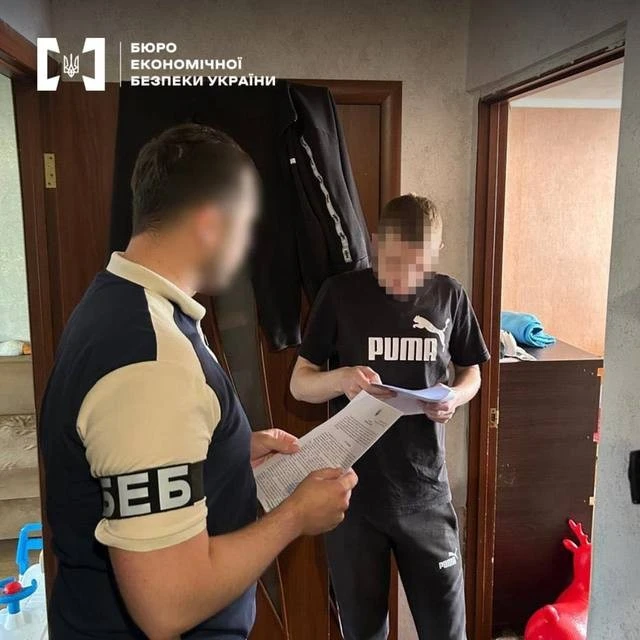 Масштабний удар по «бодяжниках»: на Дніпропетровщині ліквідували підпільне виробництво пального
