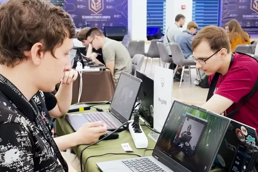 IТ-змагання нового формату: на Дніпропетровщині дебютував чемпіонат із технологічного спорту