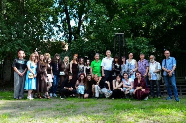 Творчий прорив під час війни: випускники художнього коледжу Дніпра вразили дипломними картинами