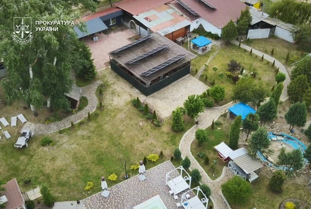 Дванадцять років нелегального бізнесу в лісі: на Дніпропетровщині судитимуть власника комплексу відпочинку